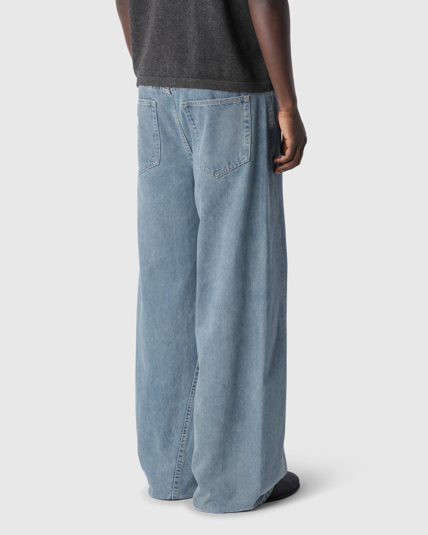 'EDGAR' CLOUDY BLUE TWISTED SEAM JEANS