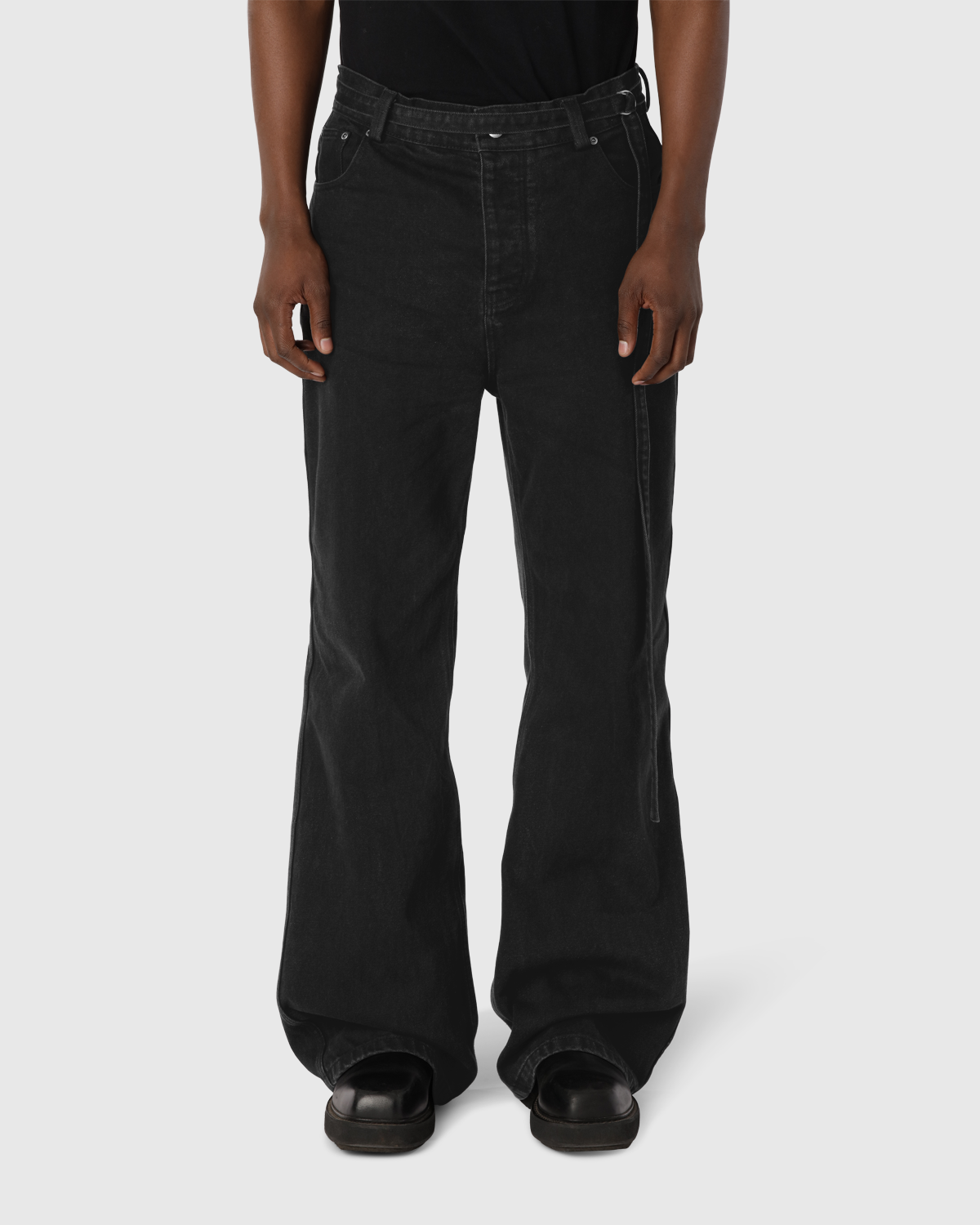 "INK" BELTED BOOTCUT JEANS