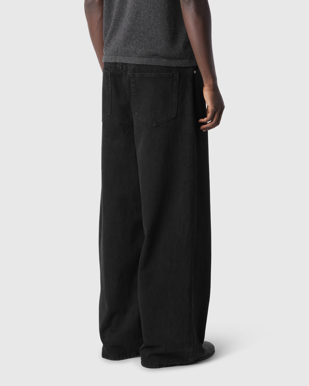 ‘Darius’ Ink Baggy Jeans