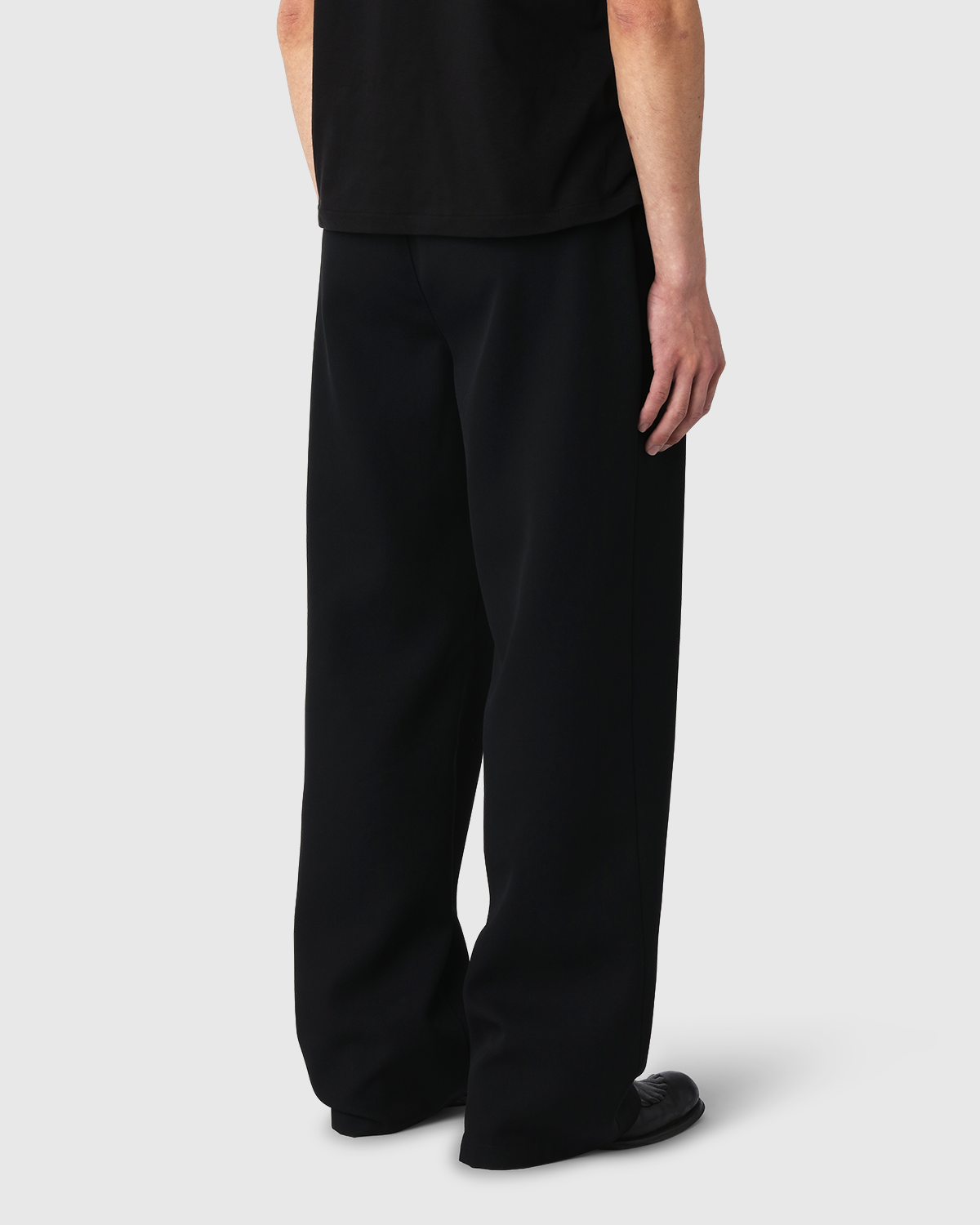 'Sander' Ink Pleated Wool Trousers