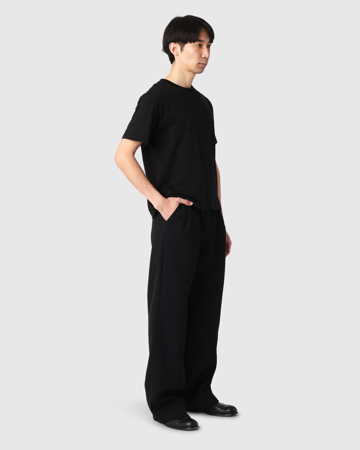 'Sander' Ink Pleated Wool Trousers