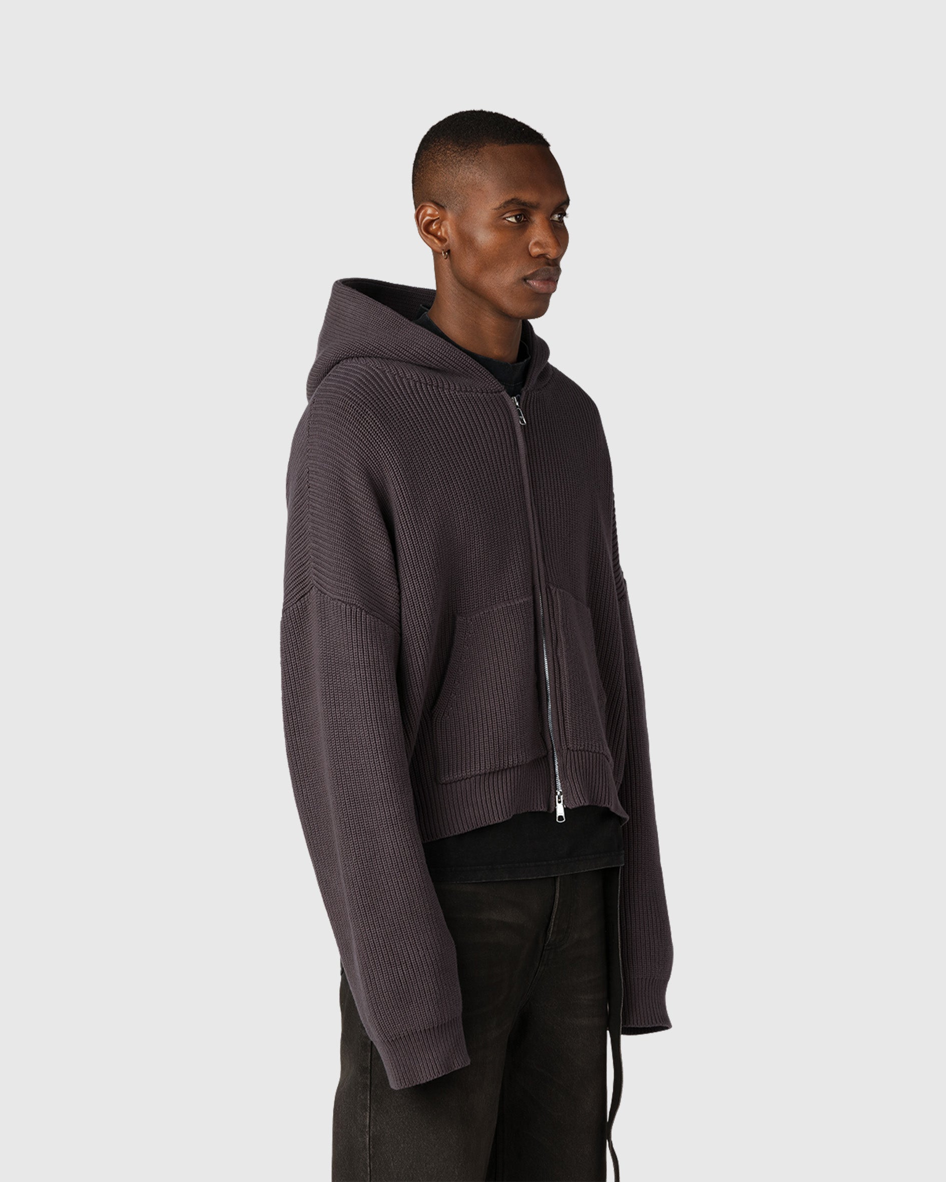 CROPPED HOODIE IN GRAPHITE